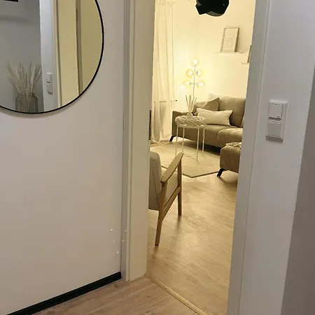 R Apartament *